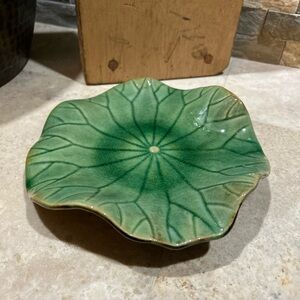 ARHAUS Vintage Lily Pad 8.5” Decorative Wall Plate- A